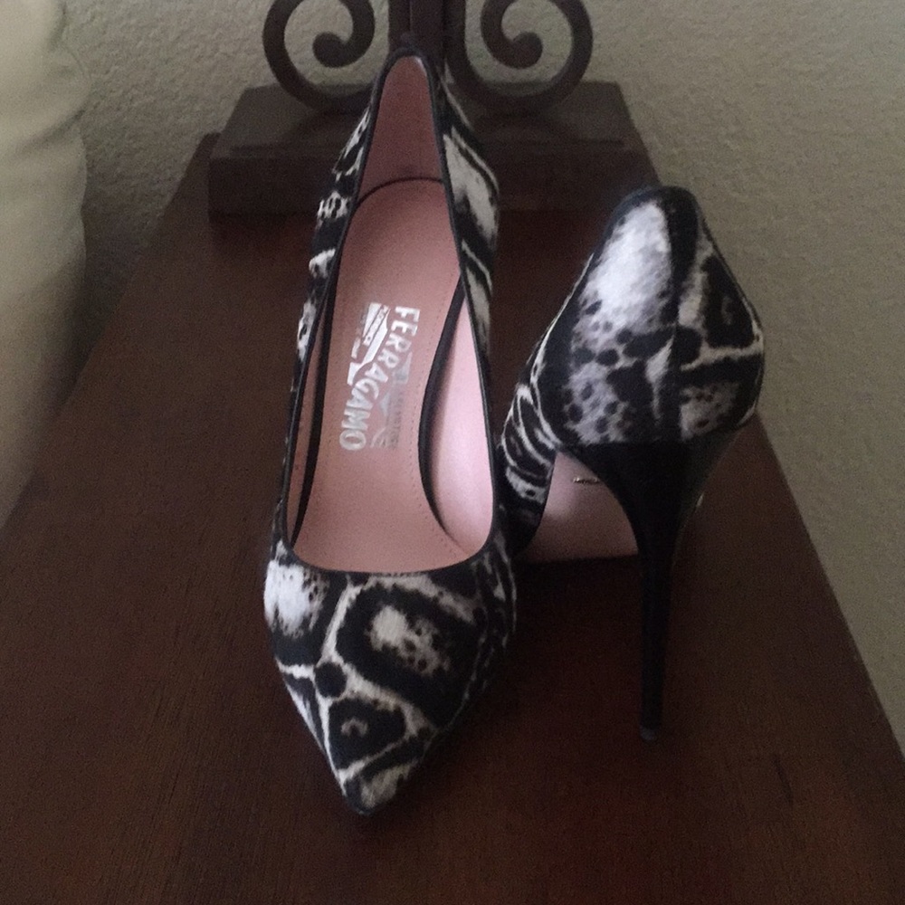 Authentic NWB Salvatore Ferragamo pony hair pumps